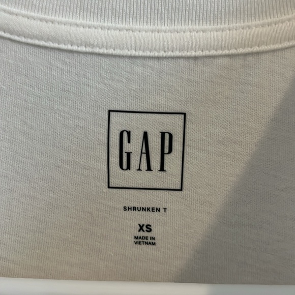 “VOTE” T-Shirt from GAP - Picture 4 of 6